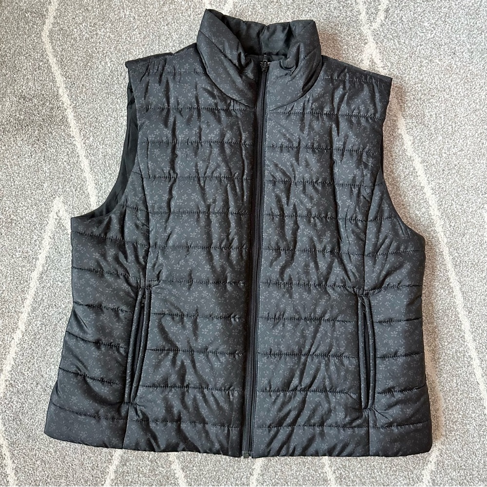 LOFT Black Floral Print Quilted Puffer Vest